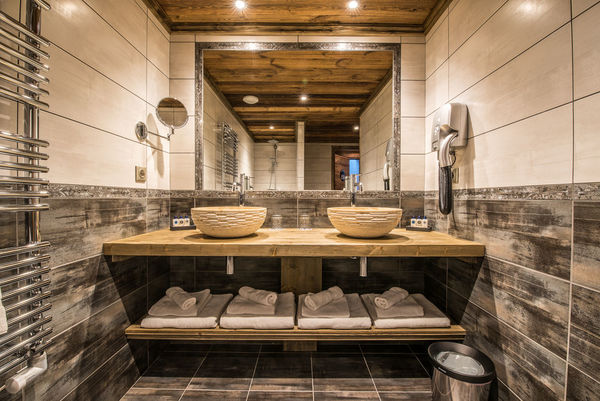 Salle de bains suite familiale les Jockeys