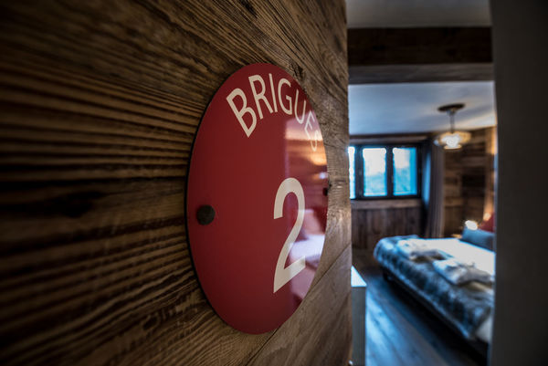 Entr&eacute;e chambre les Brigues
